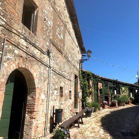 Готель Il Borgo Di Olive Sismano Екстер'єр фото