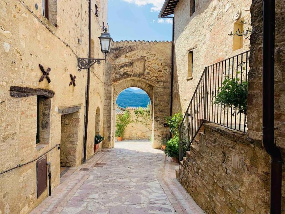 Готель Il Borgo Di Olive Sismano Екстер'єр фото