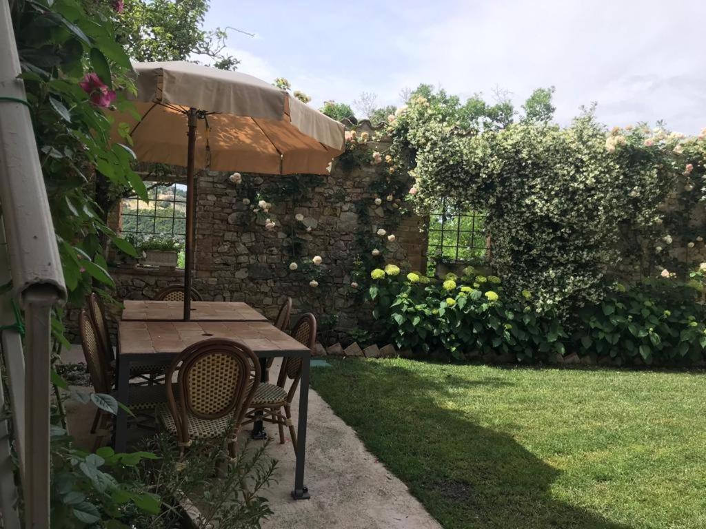 Готель Il Borgo Di Olive Sismano Екстер'єр фото
